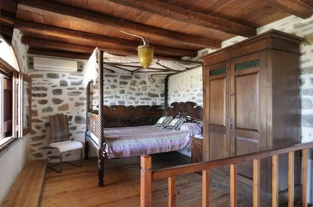 Traditional Süit (Jasemin)