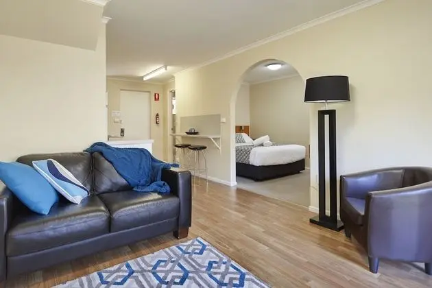 Apart Daire, 2 Yatak Odası, Avlu (Free Wi-Fi & Parking)