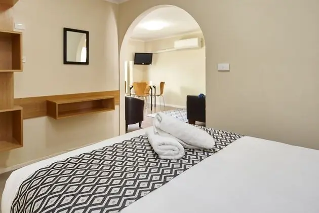 Apart Daire, 2 Yatak Odası, Avlu (Free Wi-Fi & Parking)
