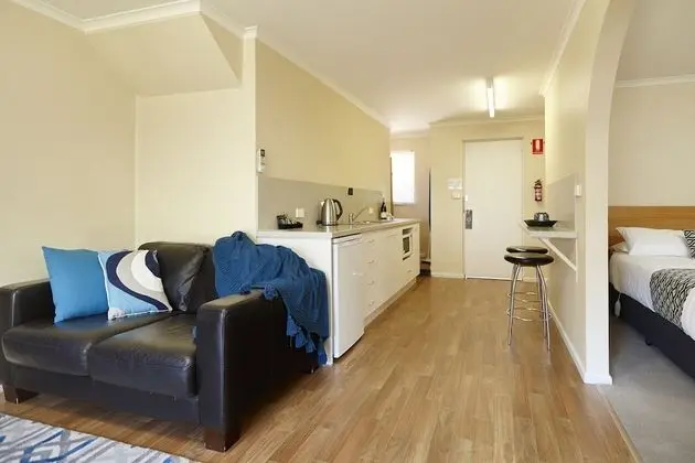 Apart Daire, 2 Yatak Odası, Avlu (Free Wi-Fi & Parking)