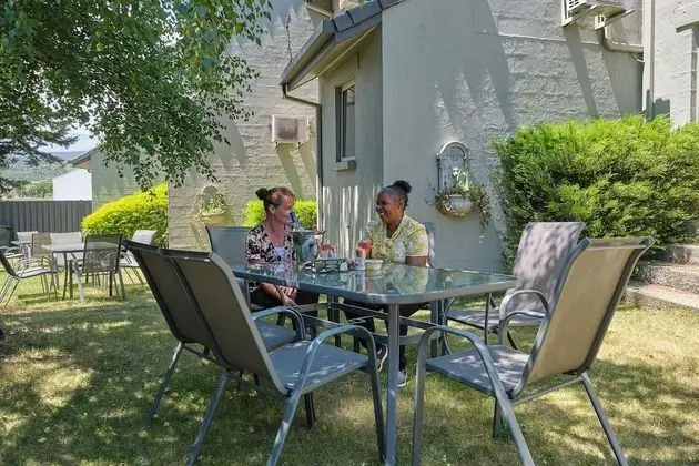Apart Daire, 2 Yatak Odası, Avlu (Free Wi-Fi & Parking)