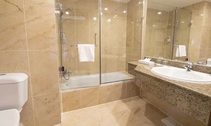 Standard Üç Kişilik Oda, Bahçe Manzaralı