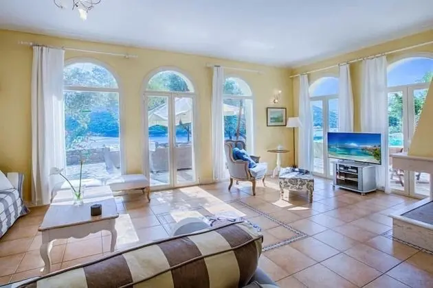 Villa, 3 Yatak Odası, Kişiye Özel Havuzlu, Deniz Manzaralı