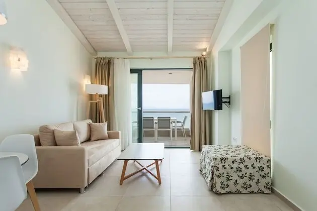 Apart Daire, Kısmi Deniz Manzaralı