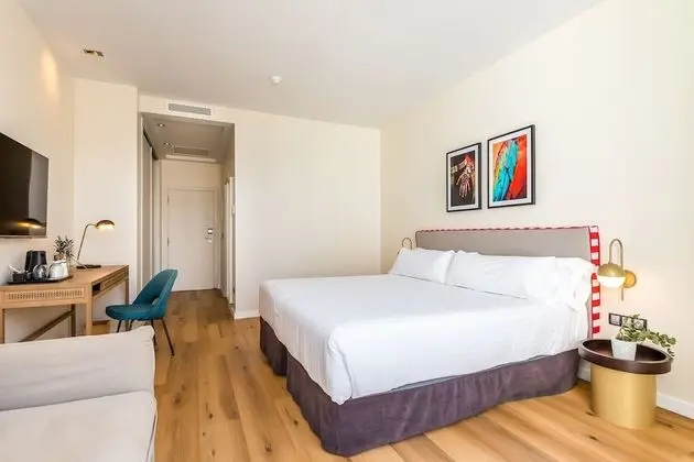 Standard Tek Büyük Yataklı Oda