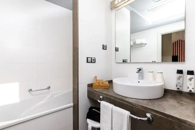 Standard Tek Büyük Yataklı Oda