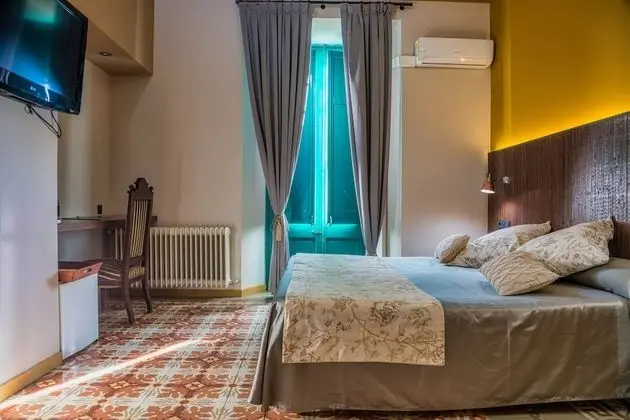 Classic Tek Büyük veya İki Ayrı Yataklı Oda, Banyolu/Duşlu