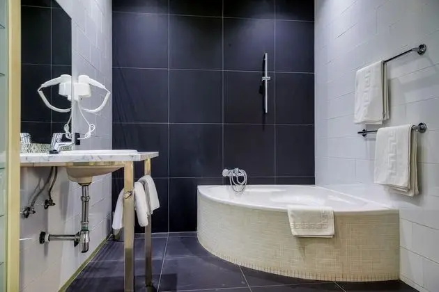 Tek Büyük Yataklı Oda, Banyolu/Duşlu, Şehir Manzaralı