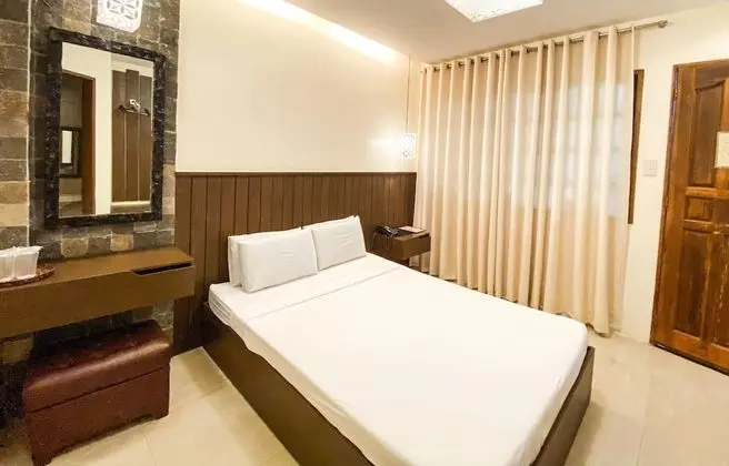 Garden view economy room