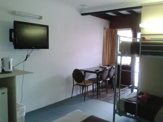 Üç Kişilik Oda