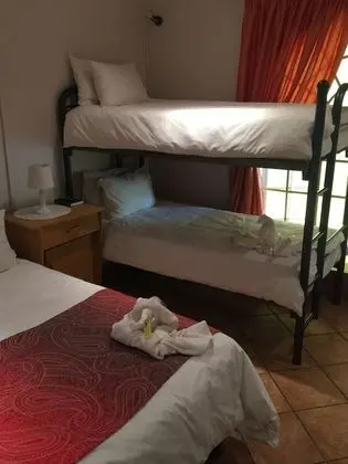 Family Süit (En-Suite Family Room)