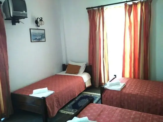 Traditional Üç Kişilik Oda