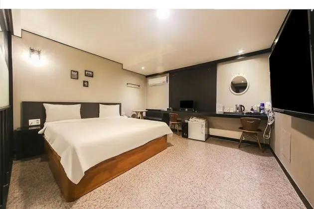 Deluxe Tek Büyük Yataklı Oda