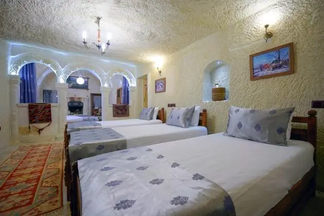 Family Cave Suit Balkonlu Oda