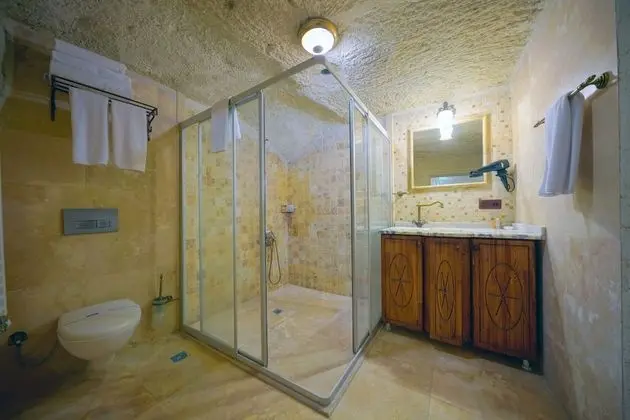 Family Cave Suite with Balcony