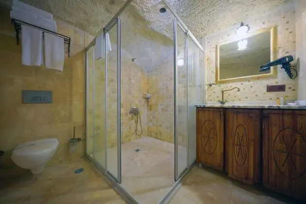 Family Cave Suite with Balcony