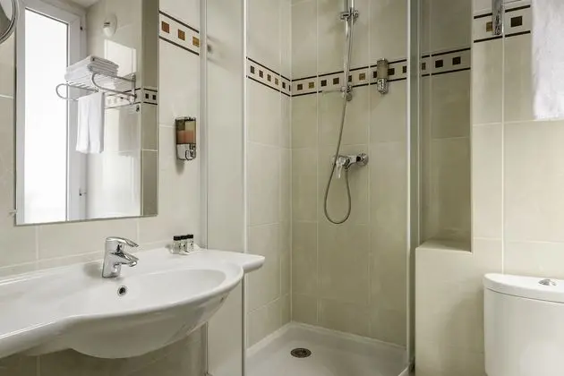 Basic Üç Kişilik Oda