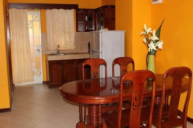 Apart Daire, 2 Yatak Odası, Havuz Manzaralı