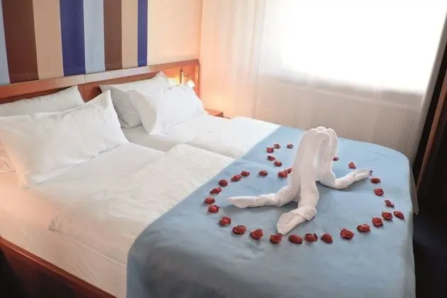 Comfort Tek Büyük Yataklı Oda