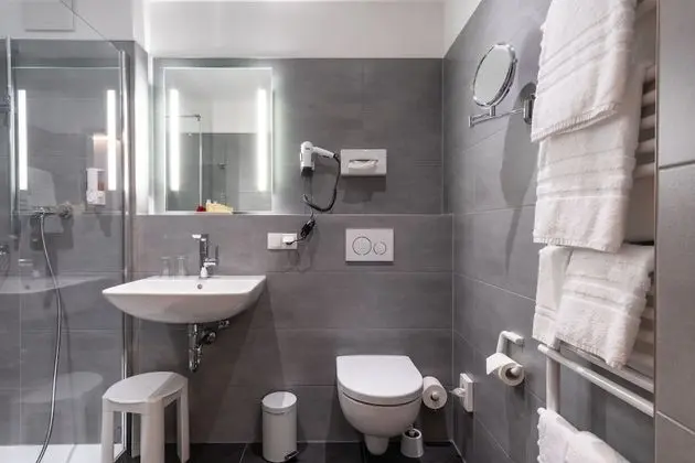 Comfort Tek Büyük Yataklı Oda