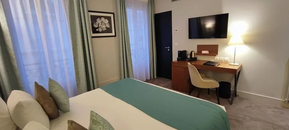 Deluxe Tek Büyük Yataklı Oda