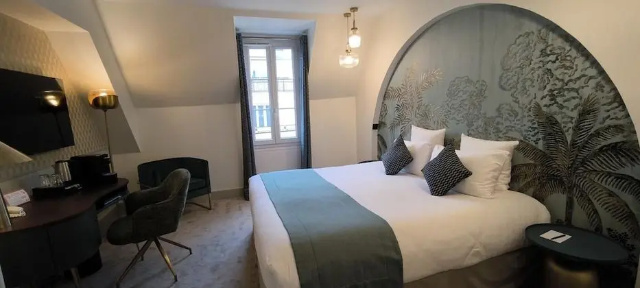 Deluxe Tek Büyük Yataklı Oda