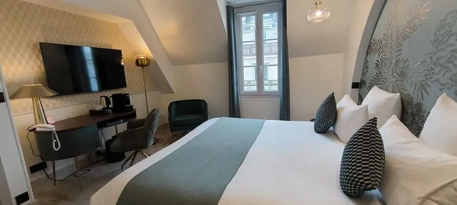 Deluxe Tek Büyük Yataklı Oda