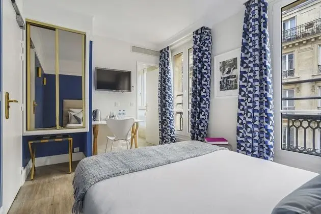 Premium Tek Büyük Yataklı Oda
