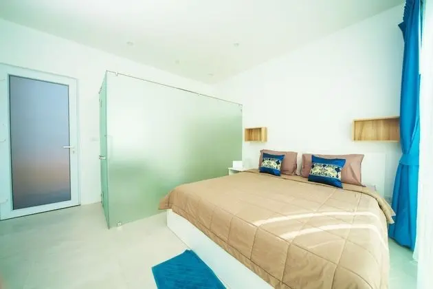 Standard Room (Pool View)