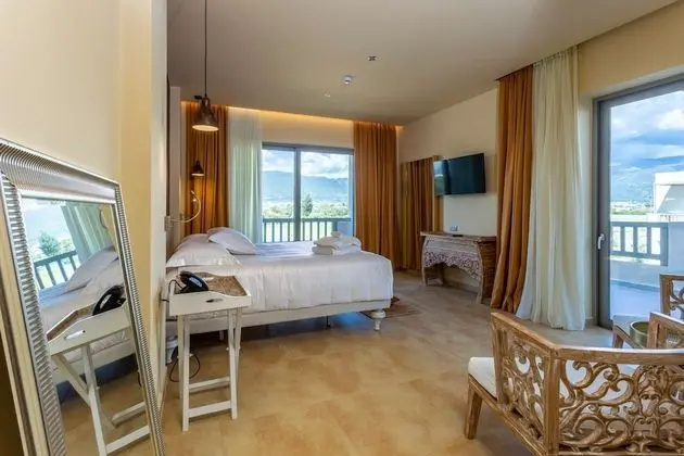 Deluxe Tek Büyük Yataklı Oda