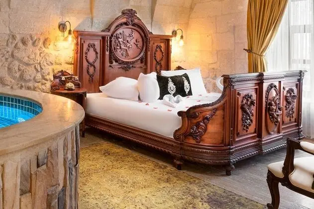 Özel Havuzlu Balayı Deluxe, Avlu Manzaralı, Şömineli