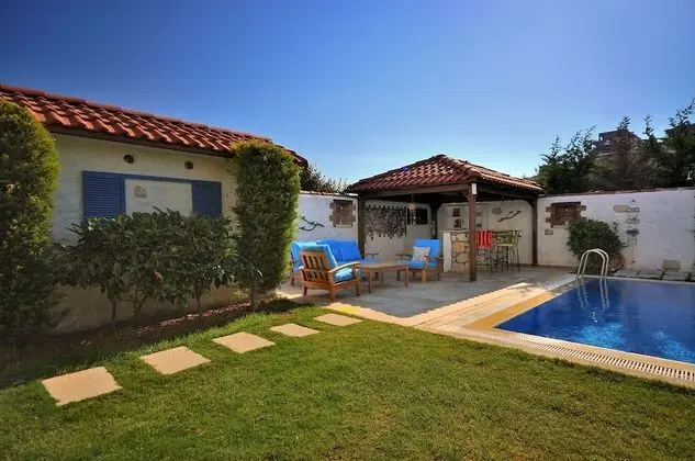 Deluxe Tek Büyük Yataklı Oda, Sigara İçilmez, Havuz Manzaralı