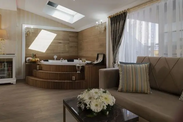 Junior Suite Custom Room