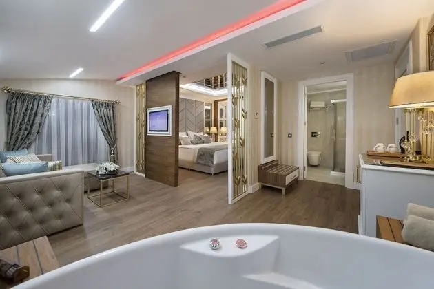 Junior Suite Custom Room