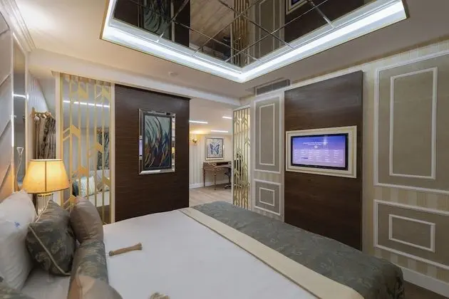 Standard Custom Suite