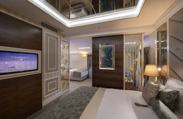 Standard Custom Suite