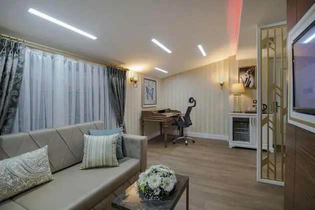 Standard Custom Suite