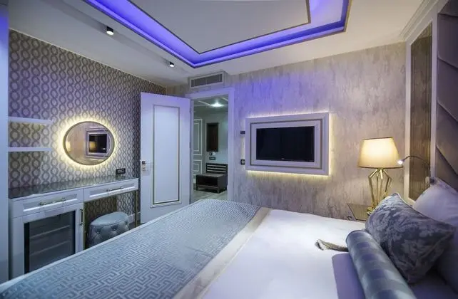 Superior Custom Suite