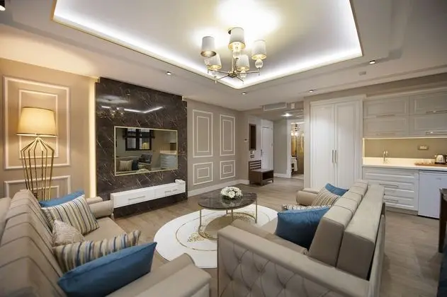 Superior Custom Suite