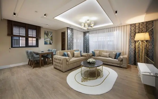 Superior Custom Suite