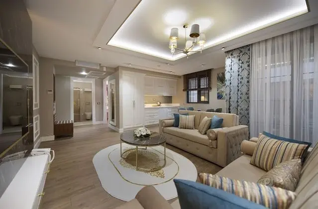Superior Custom Suite