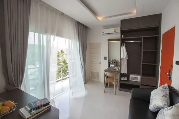 Deluxe King Size Bed