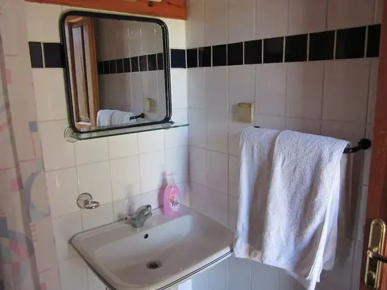 Balkonlu Standart üç kişilik oda