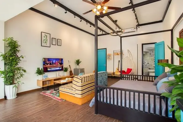 Unique & Large studio inside Old Quarter