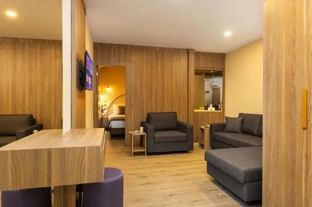 Premium Suite