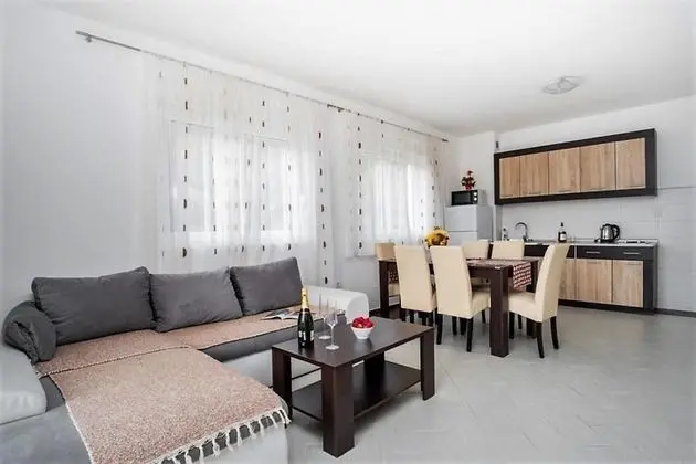Apartment, 3 Bedrooms (4)