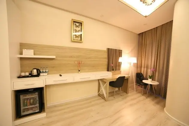 Triple, Şehir veya Dağ Manzaralı