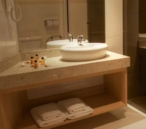 Comfort Tek Büyük veya İki Ayrı Yataklı Oda