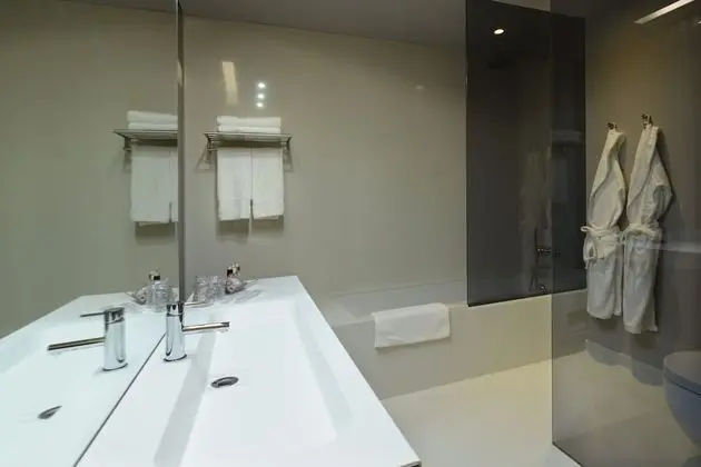 Superior Tek Büyük veya İki Ayrı Yataklı Oda