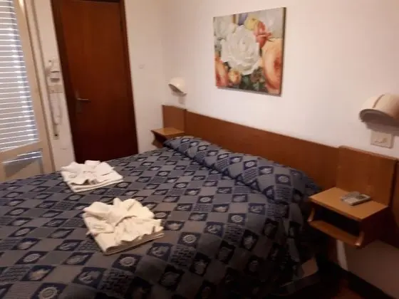 Üç Kişilik Oda